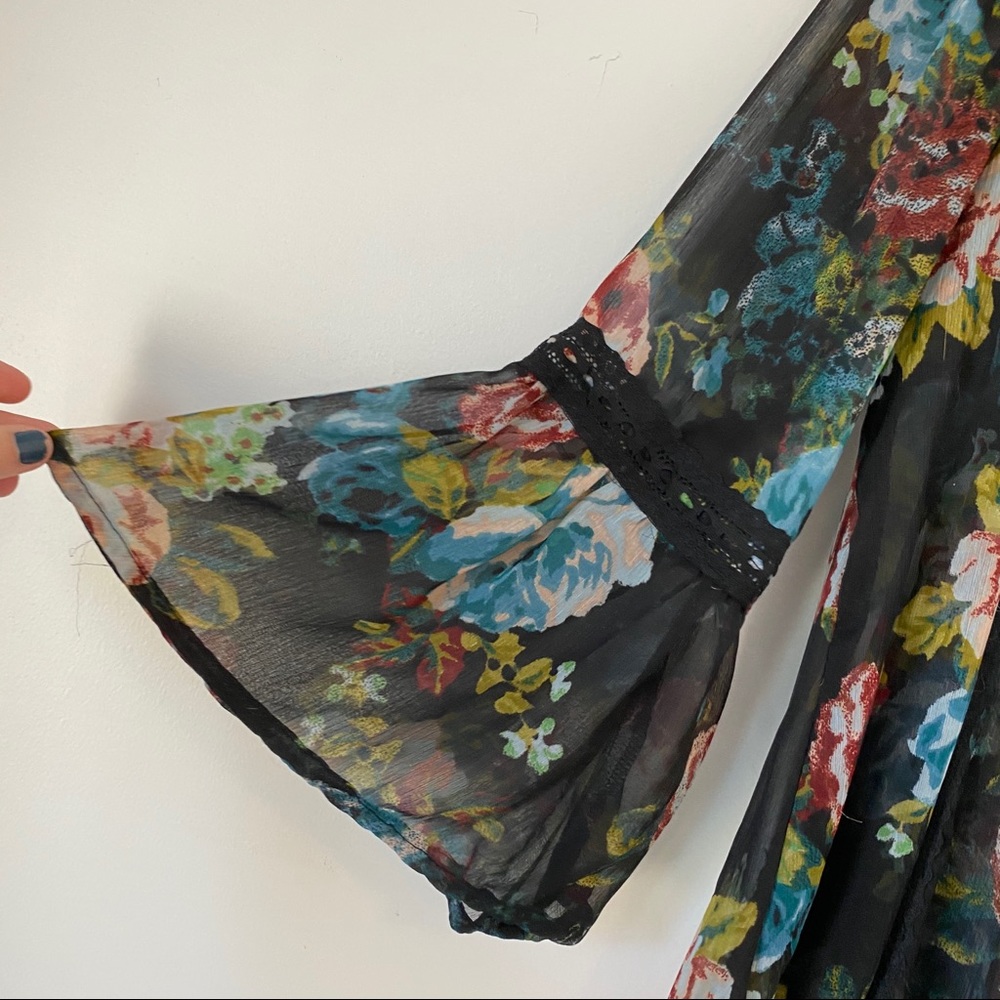 Buckle Blouse - Picture 4 of 9